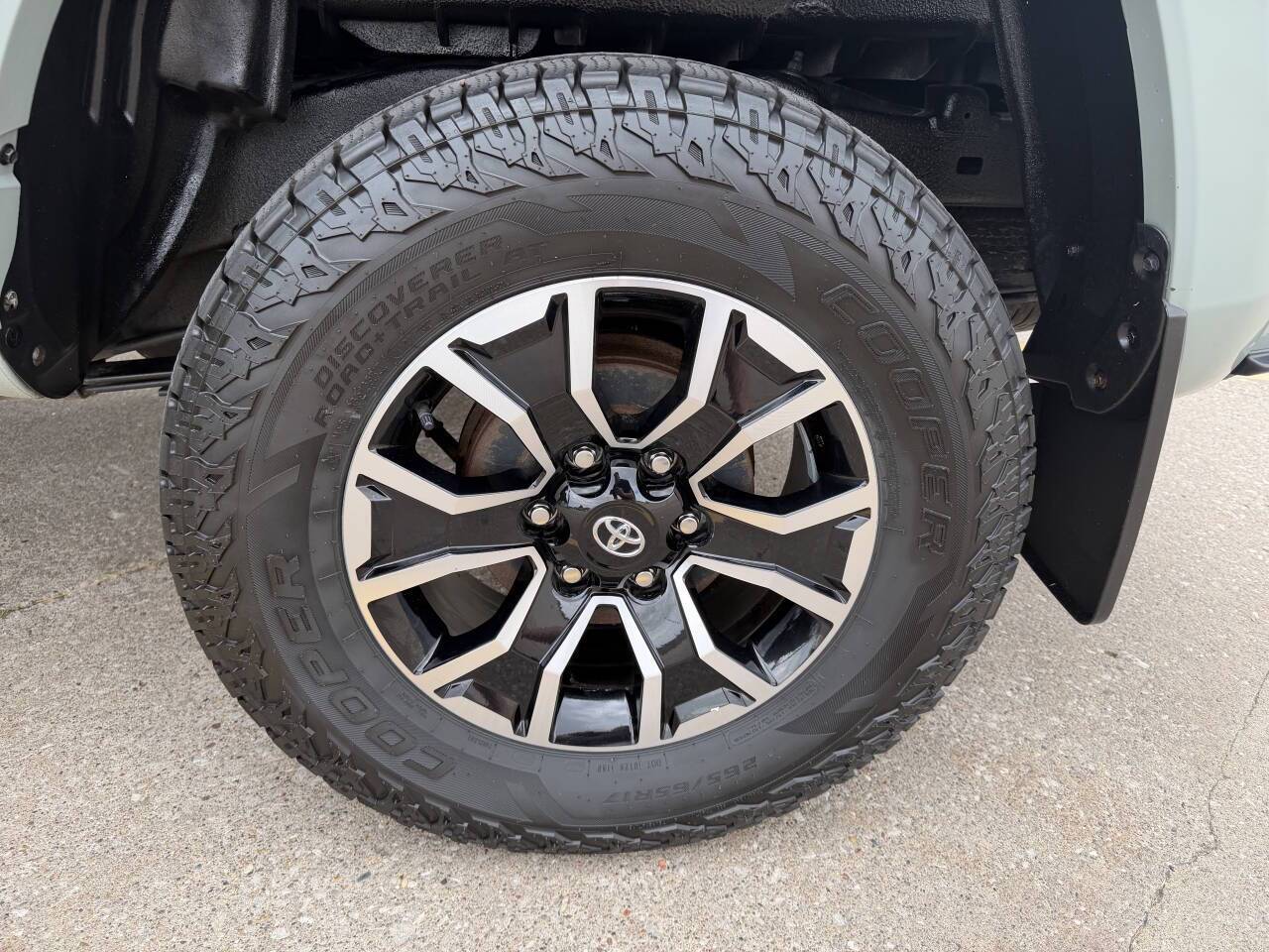 2023 Toyota Tacoma TRD Sport 4x4 4dr Double Cab 6.1 ft LB Eldridge IA