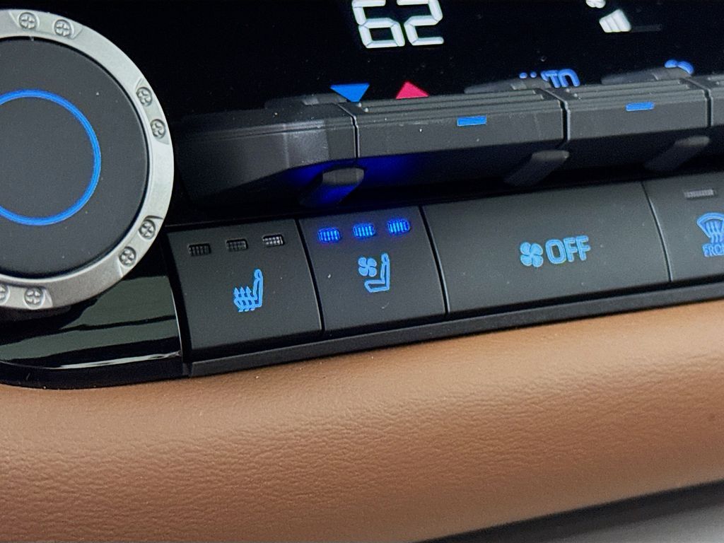 2023 Toyota Tundra 1794 Edition photo 17