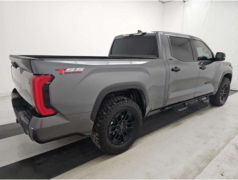 2023 Toyota Tundra 2WD SR5 CREW CAB w/CONVENIENCE PKG. TRD WHEELS. Seffner FL