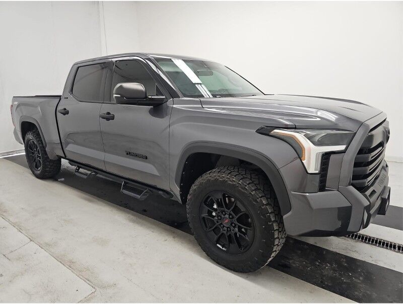2023 Toyota Tundra 2WD SR5 CREW CAB w/CONVENIENCE PKG. TRD WHEELS. Seffner FL