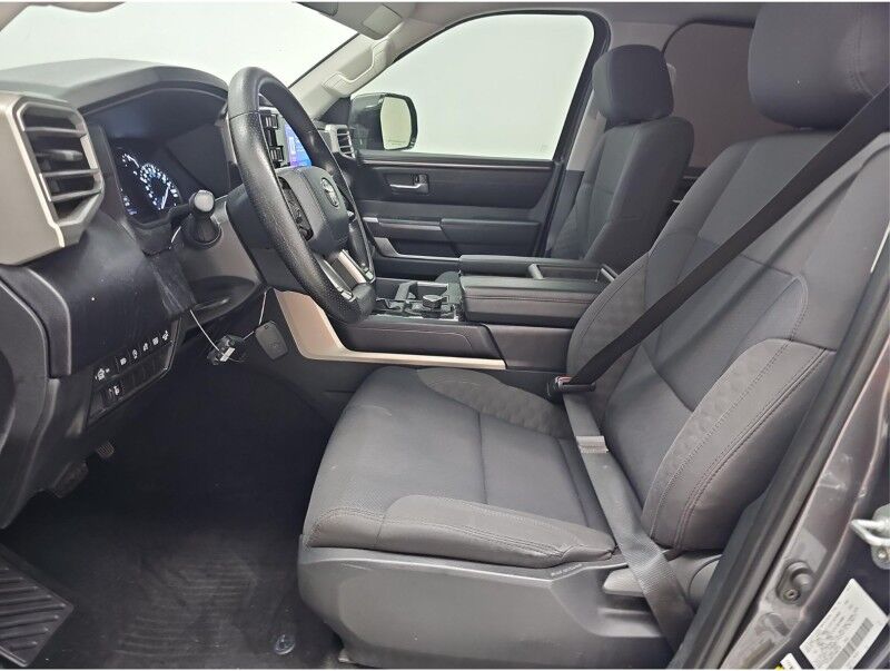 2023 Toyota Tundra 2WD SR5 CREW CAB w/CONVENIENCE PKG. TRD WHEELS. Seffner FL