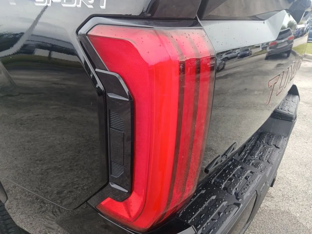 2023 Toyota Tundra CrewMax SR5 photo 12