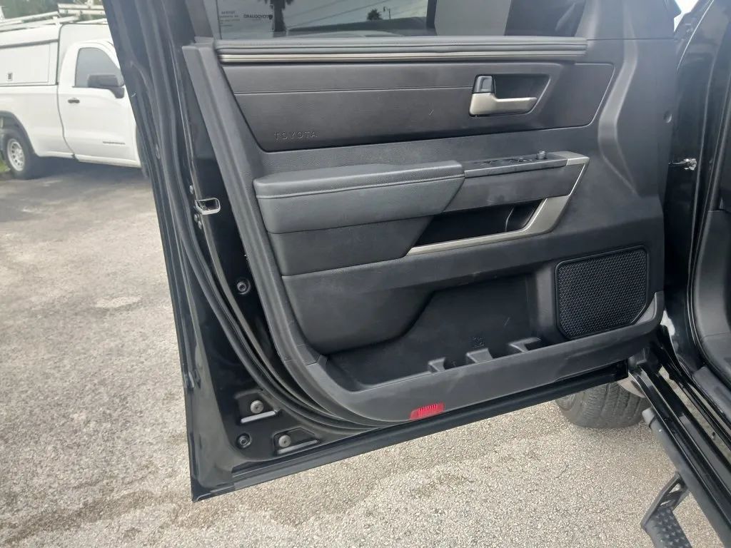 2023 Toyota Tundra CrewMax SR5 photo 9