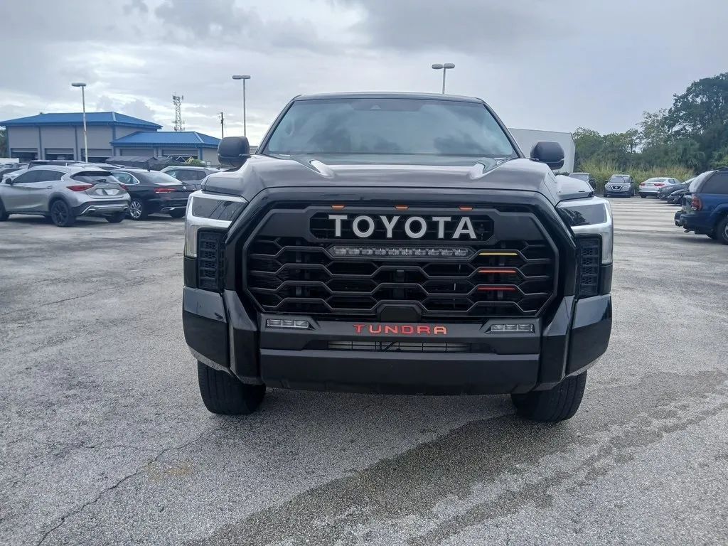 2023 Toyota Tundra CrewMax SR5 photo 4