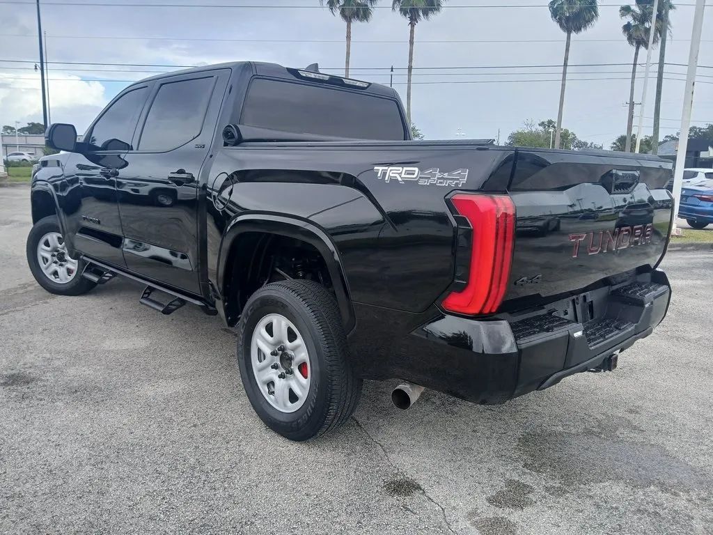 2023 Toyota Tundra CrewMax SR5 photo 2