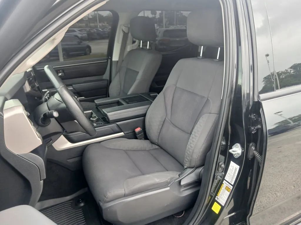 2023 Toyota Tundra CrewMax SR5 photo 10