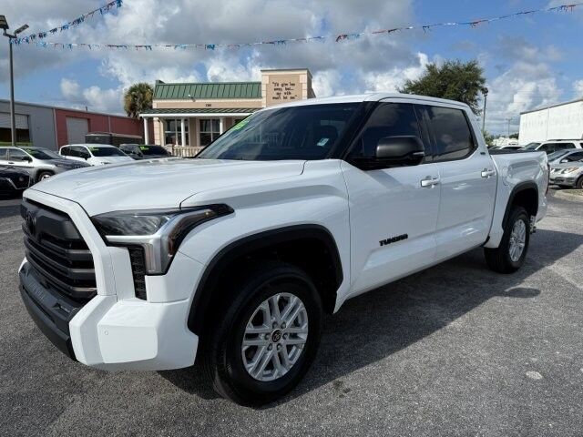 2023 Toyota Tundra CrewMax SR5 Premium