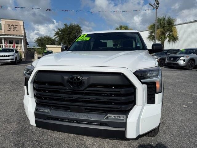 2023 Toyota Tundra CrewMax SR5 Premium