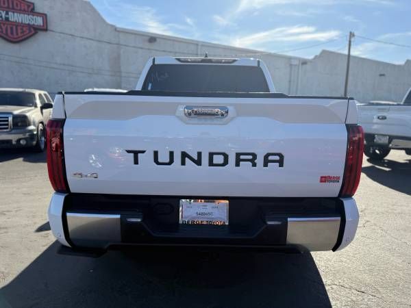 2023 Toyota Tundra Limited photo 4