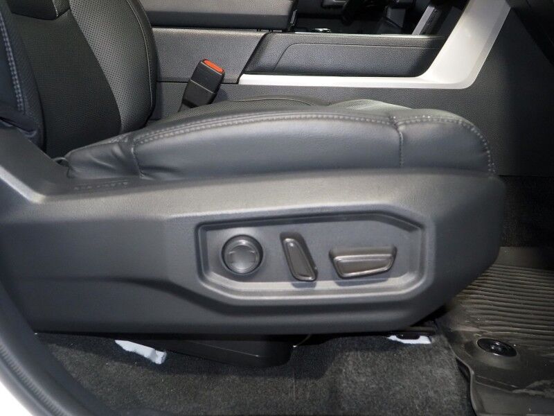 2023 Toyota Tundra SR5 CrewMax 4WD *TRD OFF-ROAD PREMIUM, ADAPTIVE CRUISE, SAFETY ALERTS, SURROUND VIEW CAMERAS, COLOR TOUCHSCREEN, HEATED SEATS/STEERING, SMART KEY, LARGE FUEL TANK, PREMIUM AUDIO PKG, ANDROID & APPLE Round Rock TX