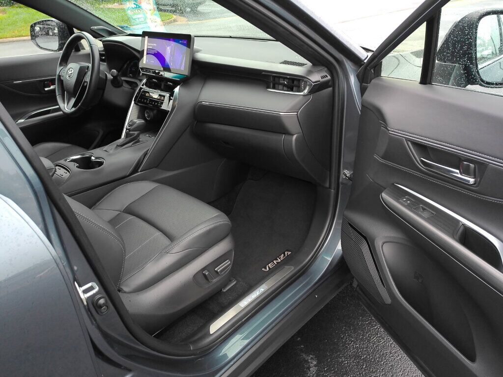 2023 Toyota Venza Limited Richmond VA
