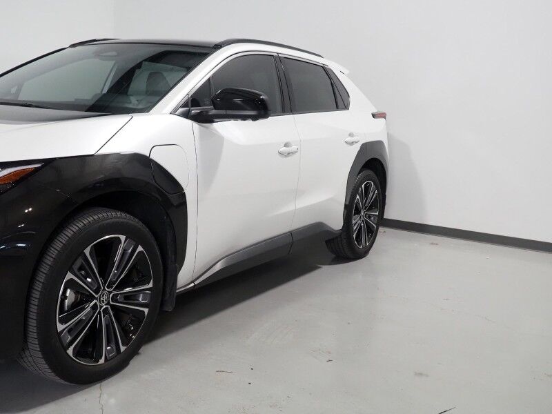 2023 Toyota bZ4X Limited AWD *NAVIGATION, SAFETY ALERTS, ADAPTIVE CRUISE, 360 CAMERAS, DIGITAL CLUSTER, PANORAMA MOONROOF, CLIMATE SEATS, HEATED STEERING, 20 INCH WHEELS, JBL AUDIO, ANDROID & APPLE Round Rock TX