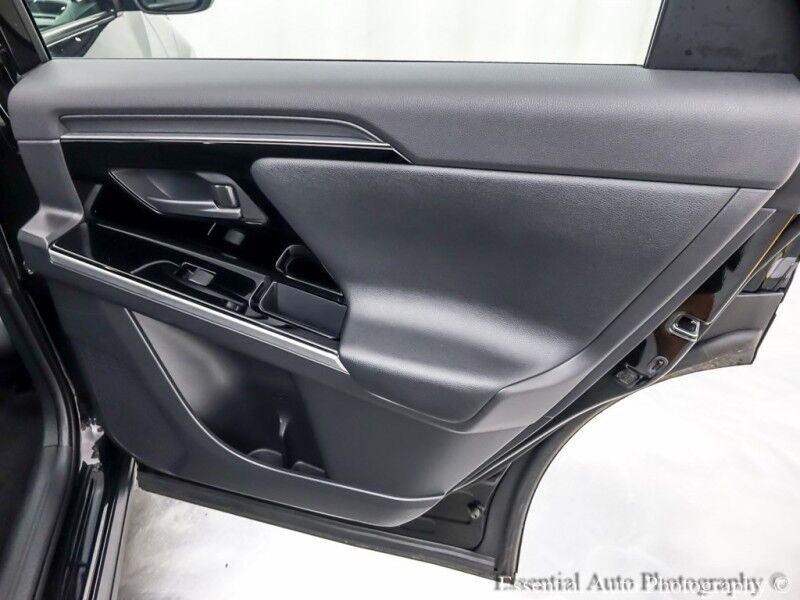 2023 Toyota bZ4X Limited PRICE INCLUDES THE $4000 FEDERAL EV TAX CREDIT Willowbrook IL