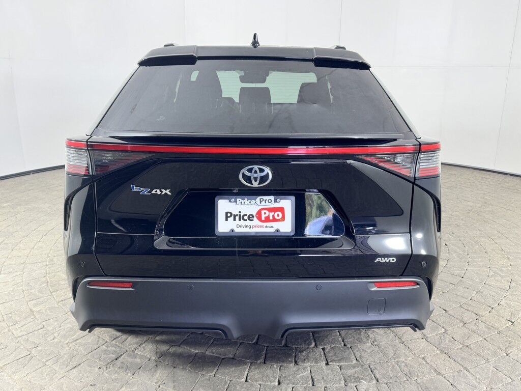2023 Toyota bZ4X XLE AWD Maumee OH