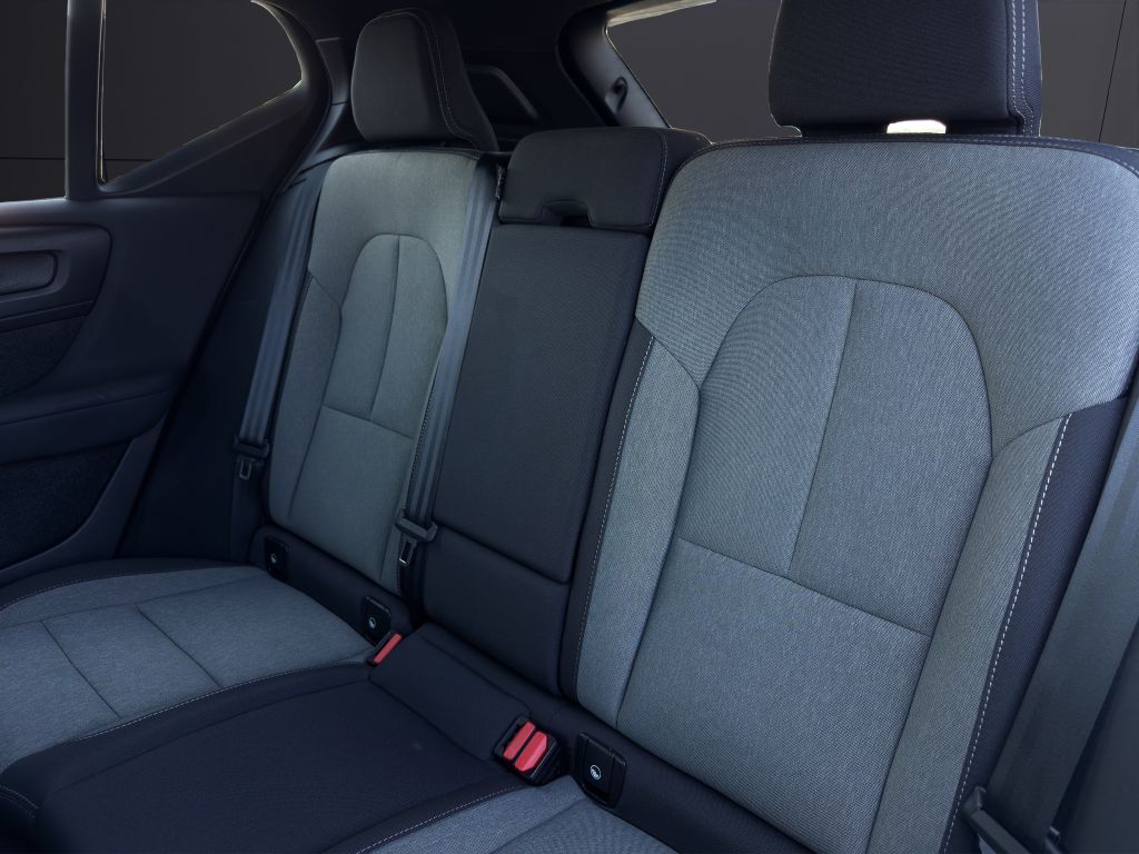 2023 VOLVO XC40 CORE KBB VALUE 27K WOW Columbus OH