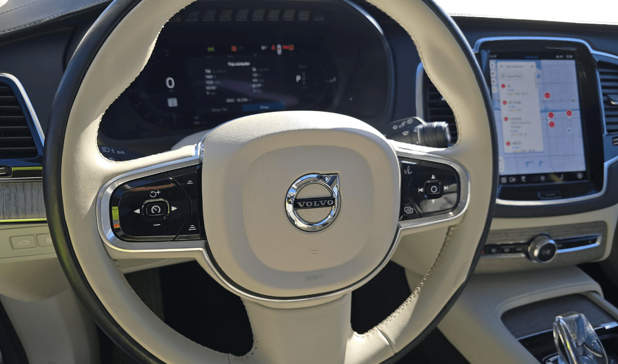2023 VOLVO XC90 Recharge Plug-In Hybrid Ultimate Knoxville TN