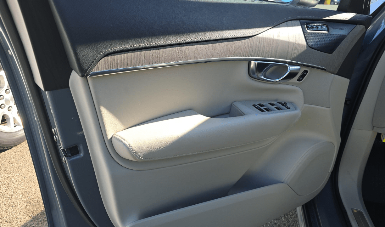 2023 VOLVO XC90 Recharge Plug-In Hybrid Ultimate Knoxville TN