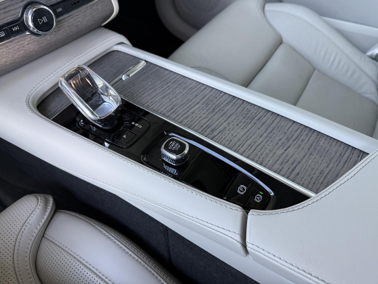 2023 VOLVO XC90 Recharge Plug-In Hybrid Ultimate Knoxville TN