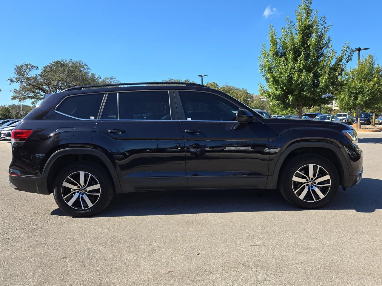 2023 Volkswagen Atlas 2.0T SE