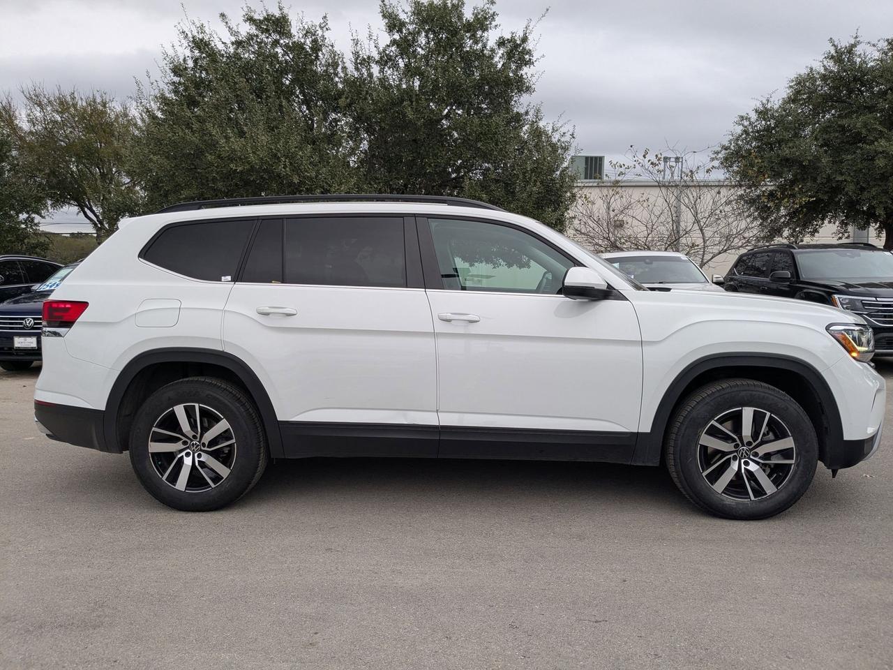 2023 Volkswagen Atlas 2.0T SE