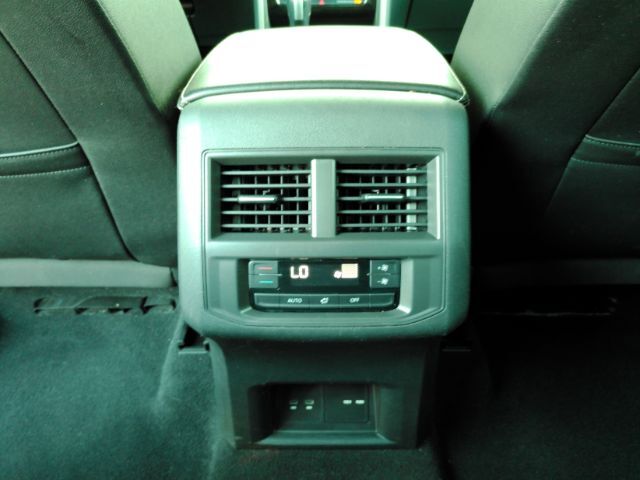 2023 Volkswagen Atlas 2.0T SE w/Technology Plano TX