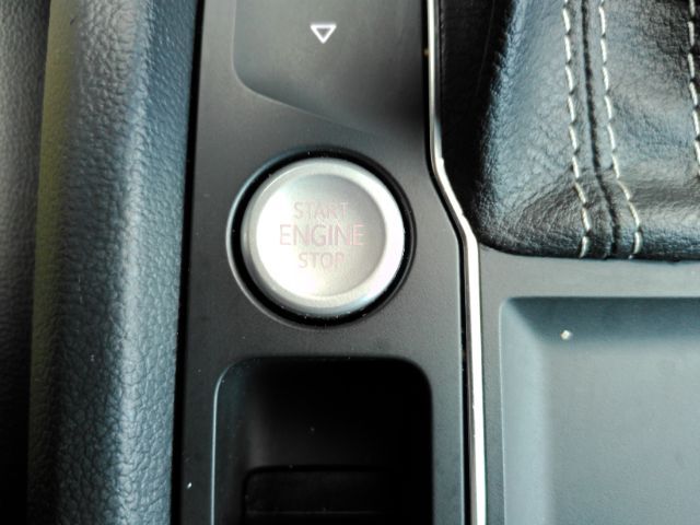 2023 Volkswagen Atlas 2.0T SE w/Technology Plano TX