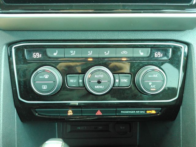 2023 Volkswagen Atlas 2.0T SE w/Technology Plano TX