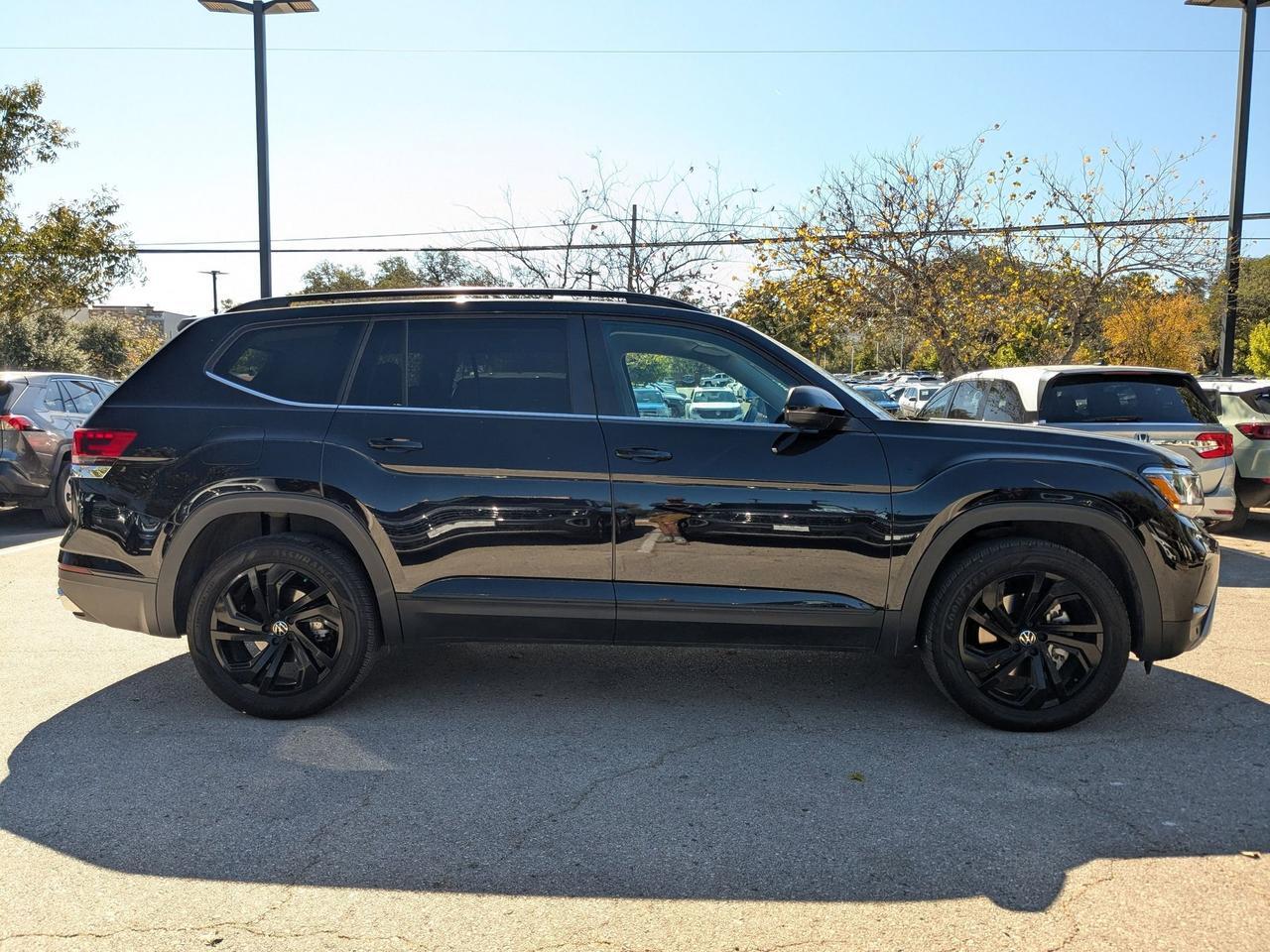 2023 Volkswagen Atlas 2.0T SE w/Technology
