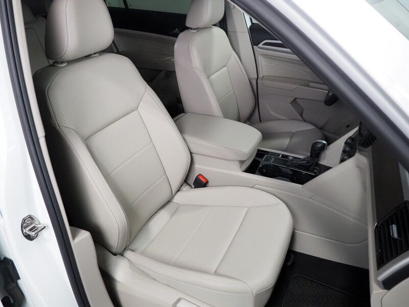 2023 Volkswagen Atlas 3.6L V6 SE w/Technology *ADAPTIVE CRUISE, SAFETY ALERTS, BACKUP-CAMERA, COLOR TOUCHSCREEN, HEATED SEATS, REMOTE START, POWER LIFTGATE, 20 INCH WHEELS, WIRELESS CHARGING, ANDROID & APPLE