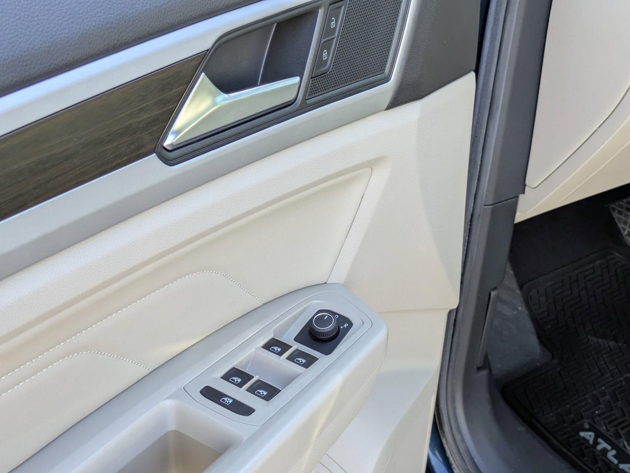 2023 Volkswagen Atlas 3.6L V6 SE w/Technology Castroville TX