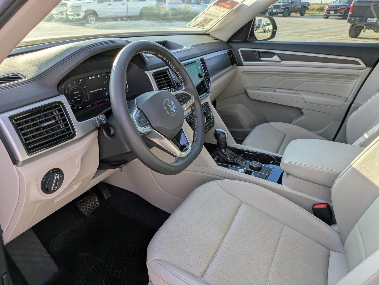 2023 Volkswagen Atlas 3.6L V6 SE w/Technology Castroville TX