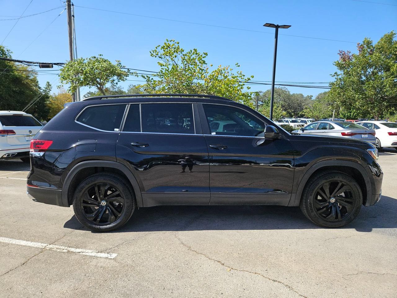 2023 Volkswagen Atlas 3.6L V6 SE w/Technology