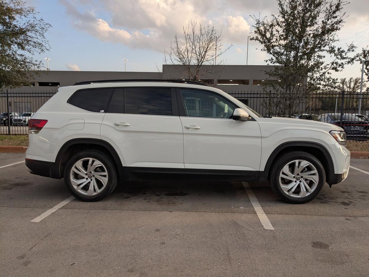 2023 Volkswagen Atlas 3.6L V6 SE w/Technology