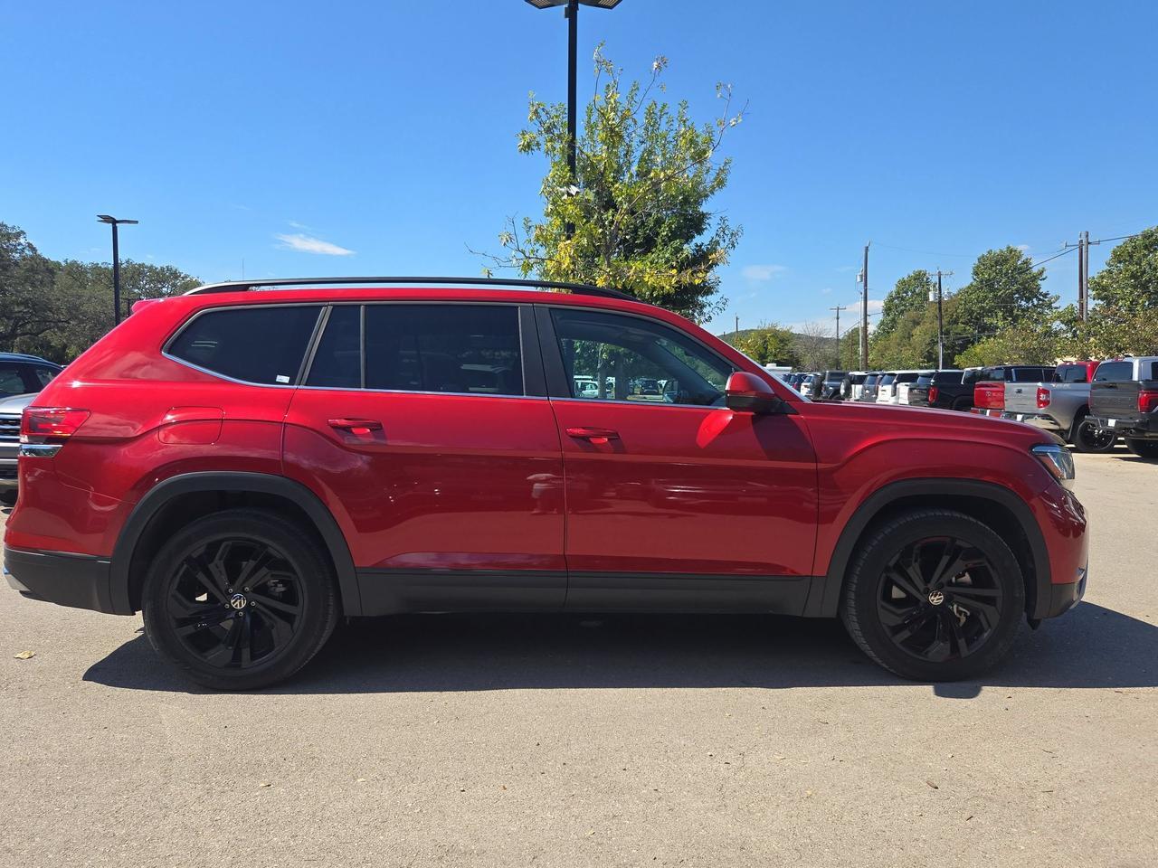 2023 Volkswagen Atlas 3.6L V6 SE w/Technology
