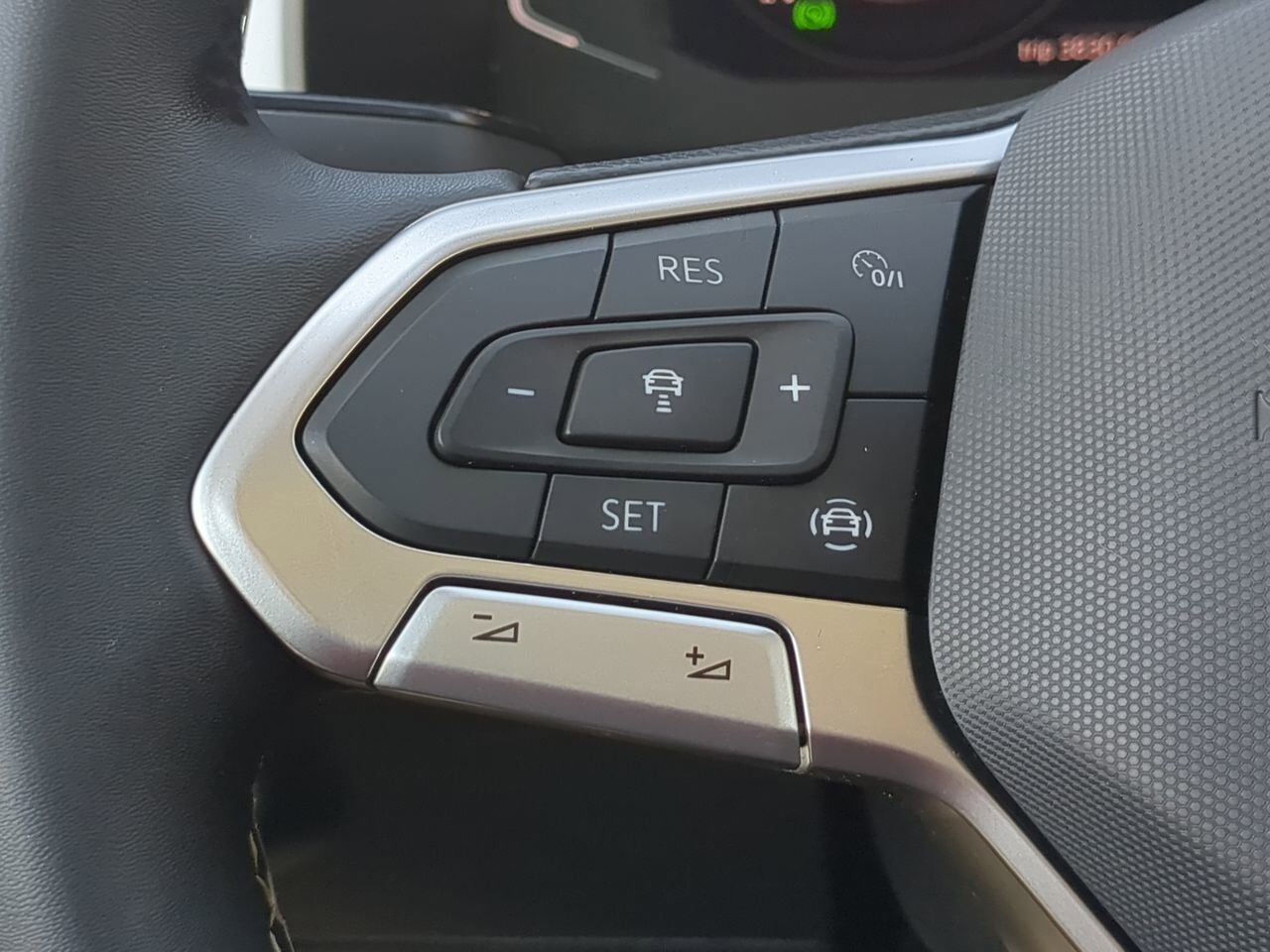 2023 Volkswagen Atlas 3.6L V6 SE w/Technology Winder GA