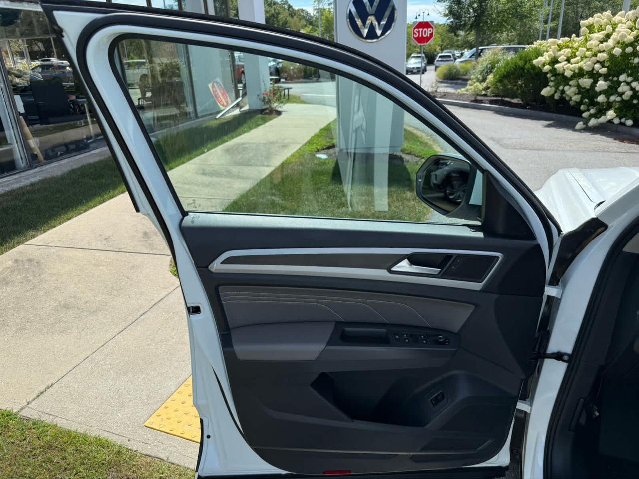 2023 Volkswagen Atlas 3.6L V6 SE w/Technology Wellesley MA
