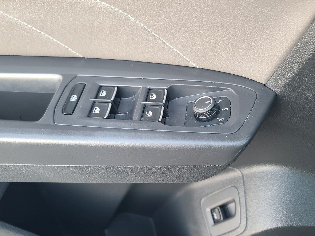 2023 Volkswagen Atlas 3.6L V6 SE w/Technology Springfield VA