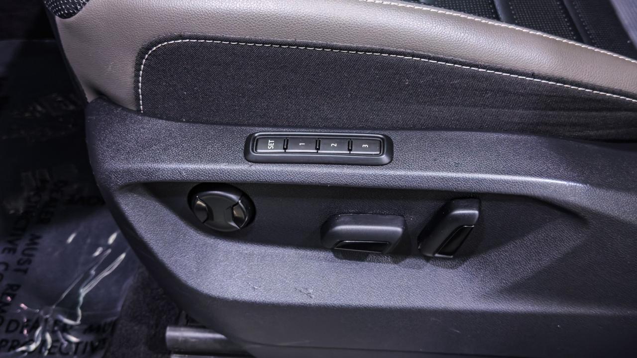 2023 Volkswagen Atlas 3.6L V6 SEL Premium R-Line 4MOTION Tallmadge OH