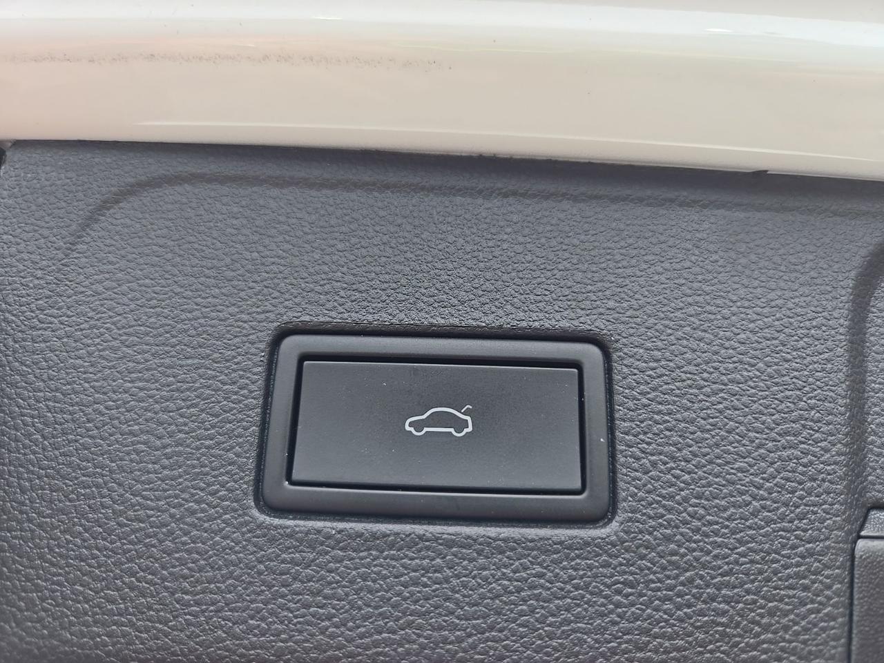 2023 Volkswagen Atlas 3.6L V6 SEL Premium R-Line Fredericksburg VA