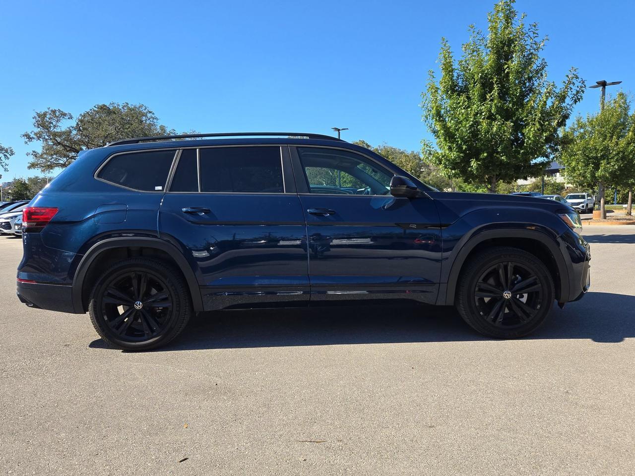 2023 Volkswagen Atlas 3.6L V6 SEL R-Line Black