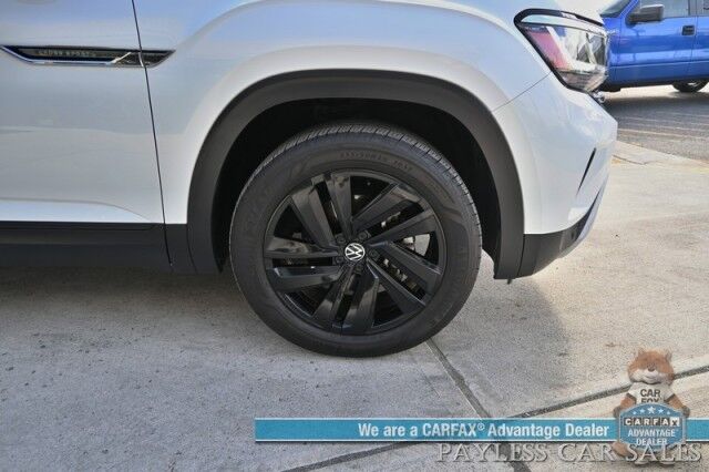 2023 Volkswagen Atlas Cross Sport 2.0T SE / AWD / Power & Heated Leather Seats / Panoramic Sunroof / Auto Start / Apple CarPlay & Android Auto / Blind Spot & Collision Alert / Lane Depart Alert / Keyless Enry & Start / 1-Owner Anchorage AK