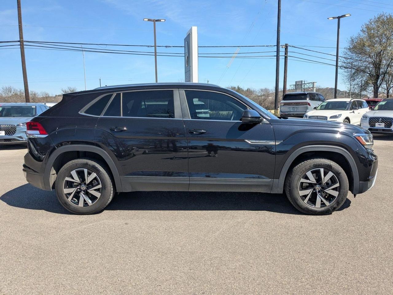 2023 Volkswagen Atlas Cross Sport 2.0T SE