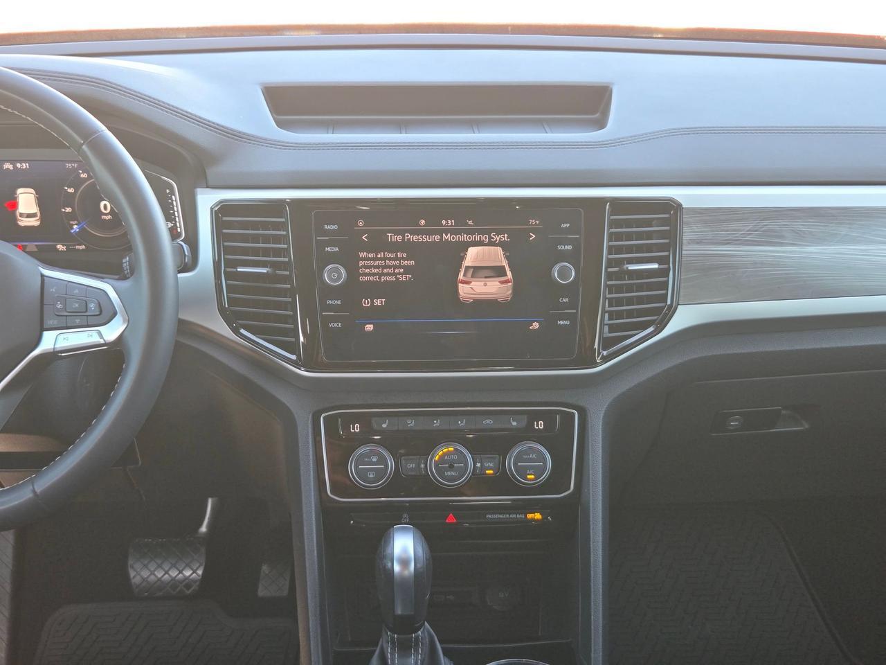 2023 Volkswagen Atlas Cross Sport 2.0T SE w/Technology Castroville TX