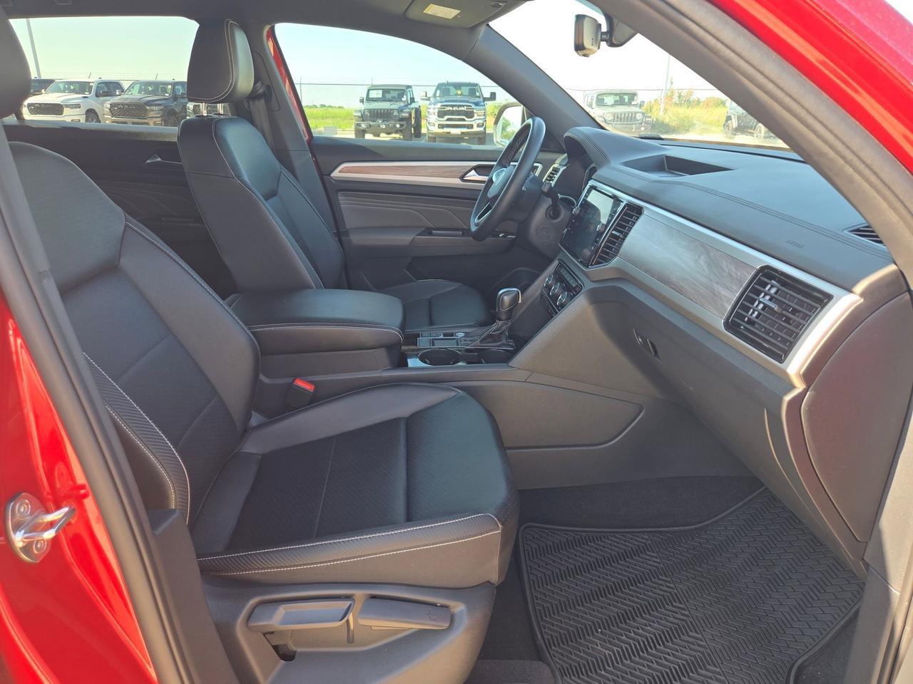 2023 Volkswagen Atlas Cross Sport 2.0T SE w/Technology Castroville TX