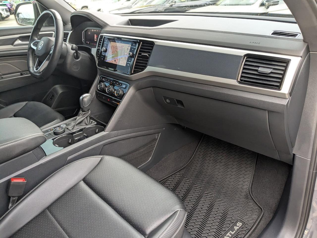 2023 Volkswagen Atlas Cross Sport 2.0T SEL R-Line Black San Antonio TX