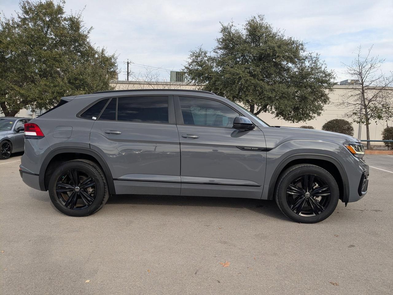 2023 Volkswagen Atlas Cross Sport 2.0T SEL R-Line Black