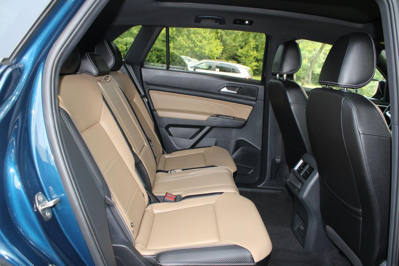 2023 Volkswagen Atlas Cross Sport 2.0T SEL R-Line Black Stafford VA