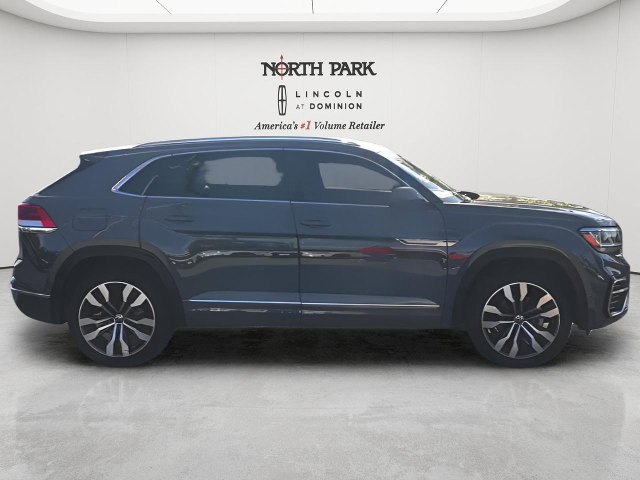 2023 Volkswagen Atlas Cross Sport 3.6L V6 SEL Premium R-Line