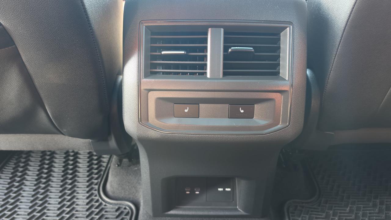 2023 Volkswagen Atlas Cross Sport 3.6L V6 SEL Premium R-Line