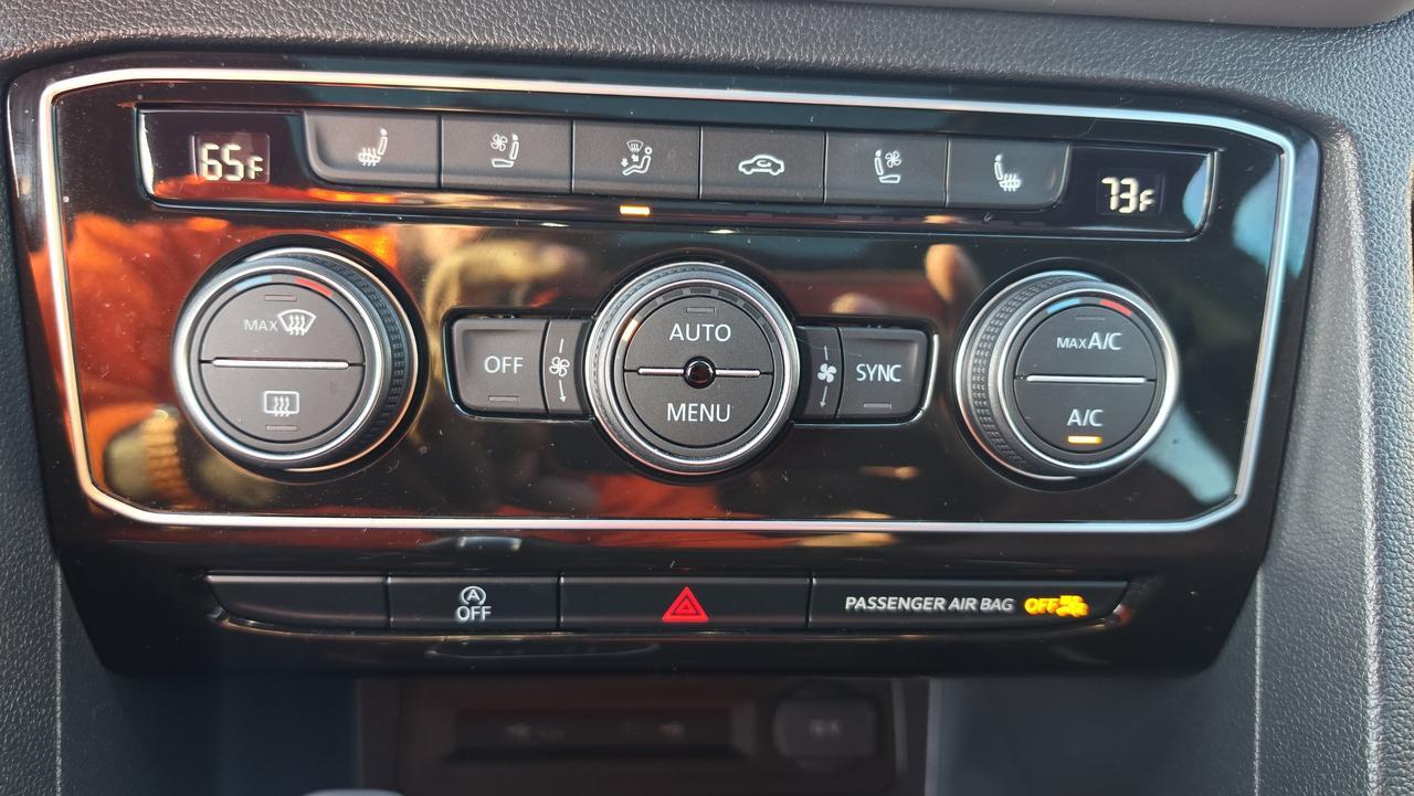 2023 Volkswagen Atlas Cross Sport 3.6L V6 SEL Premium R-Line